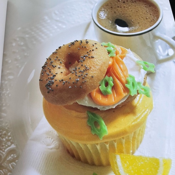 Hello, Cupcake! Cookbook by Karen Tack & Alan Richardson - Picture 13 of 13